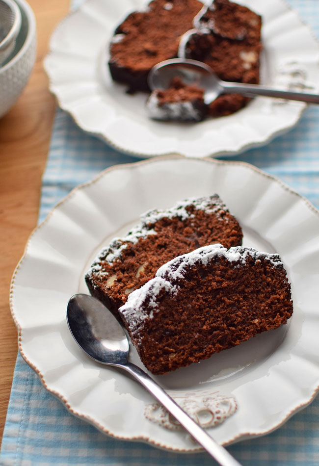Ciasto czekoladowe z demem i orzechami woskimi