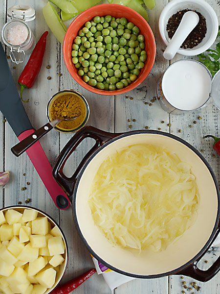 Curry z ziemniakw z groszkiem - pyszne i byskawiczne - 2 krok przygotowania
