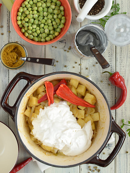 Curry z ziemniakw z groszkiem - pyszne i byskawiczne - 4 krok przygotowania