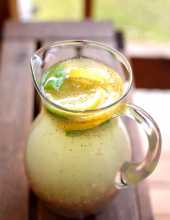 Lemoniada z nasionami chia