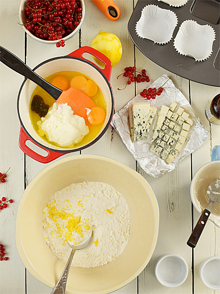 Muffiny jogurtowe z porzeczkami i... serem pleniowym - etap 3