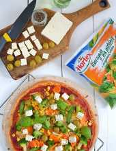 Lekka pizza z warzywami - pena smakw i kolorw :)