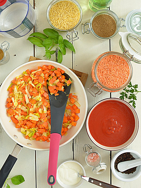 Zupa pomidorowa z soczewic - gsta, aromatyczna i bardzo energetyczna - etap 2