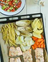 Ryba z blachy z warzywami z soczyst sals - jednoblachowe danie obiadowe, a do tego fit i zdrowe :)