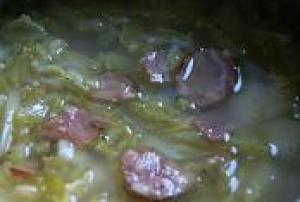 Zupa z kapusty karbowanej czyli kapuniak po portugalsku