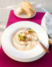 Zupa krem z ziemniakw, grzybw i sosem sojowym Kikkoman