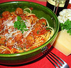 Klopsiki w sosie pomidorowym ze spaghetti