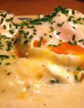 Jajka w sosie mietanowym