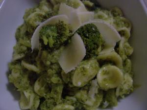 makaron z brokulami-orecchiette con i broccoli