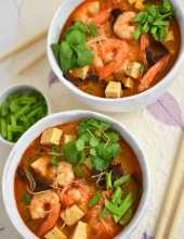 Orientalna zupa z krewetkami i makaronem ryowym