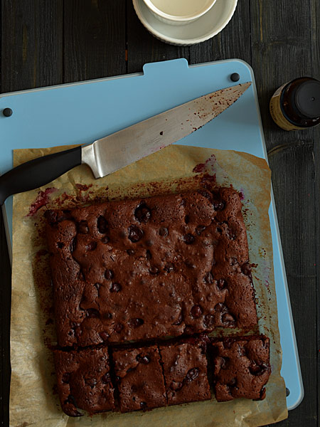 Brownie (ciasto czekoladowe) z wiśniami i... chilli :)  - etap 6