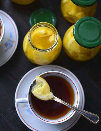 Cytryny w słoiku do herbaty