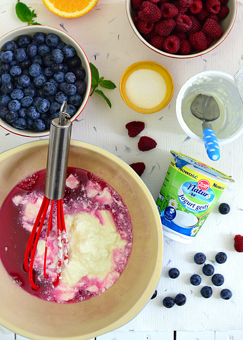 Jogurtowy deser owocowy - łatwy i zdrowy  - etap 3