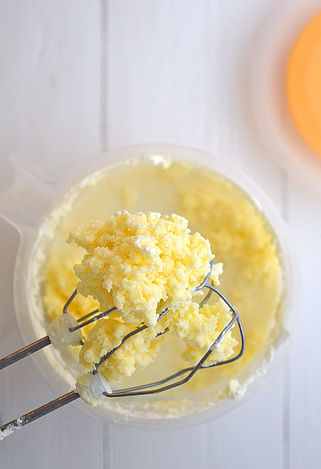 Przygotowanie domowego masła - etap 3