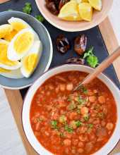 Harira - marokańska zupa z ciecierzycą i pomidorami