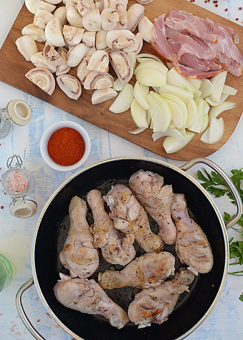 Kurczak z pieczarkami w sosie paprykowym na pyszny obiad - etap 2