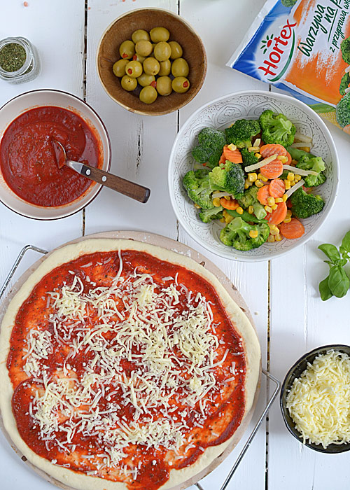 Lekka pizza z warzywami - pełna smaków i kolorów :) - etap 10