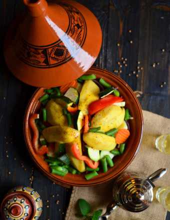 Tadżin z kurczakiem i warzywami (tażin, tajin) - przepis tradycyjny z Maroka