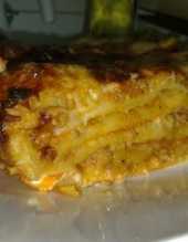 lasagne z mięsem mielonym na beszamelu 