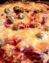 Pizza na 3 sposoby: z salami, ostra i margarita z oliwkami