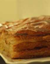 Ciasto Francuskie z nadzieniem kalafiorowym z dodatkiem fasoli szparagowej, w prawdziwym sosie pieczarkowym