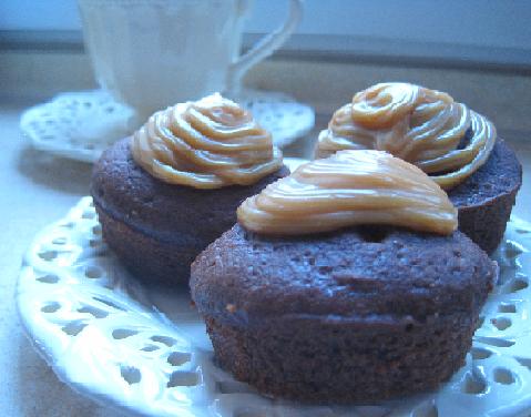 Muffinki czekoladowe z karmelem