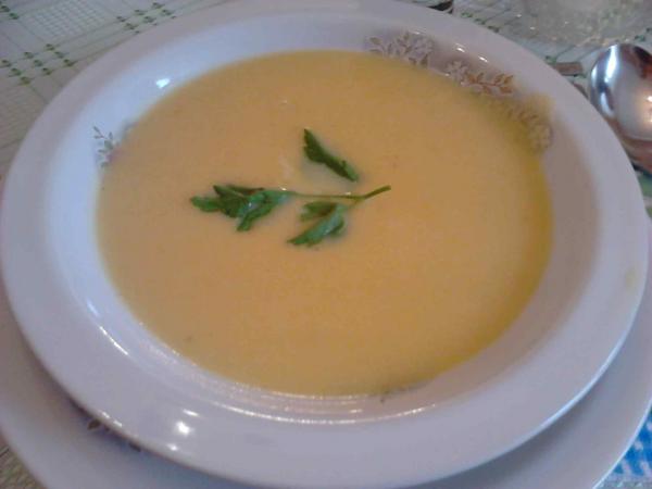 Zupa krem kalafiorowa z serem cheddar