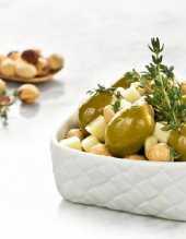 Hiszpańskie zielone oliwki z kozim serem i miodem