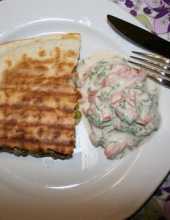 Quesadillas z mielonym mięsem oraz dipem