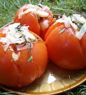 Pomidory grill’owane z tymiankiem i parmezanem
