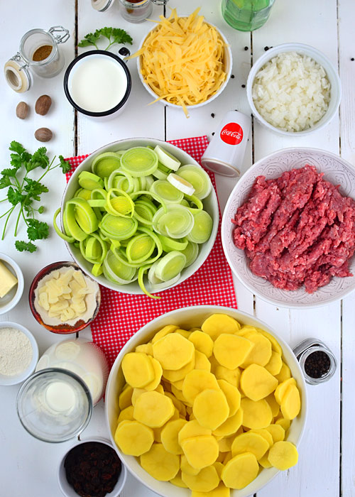 Zapiekanka z ziemniaków, mielonego mięsa i porów w sosie beszamelowym  - etap 1