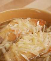 Zupa cebulowa bardzo aromatyczna z dodatkiem koniaku